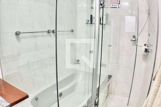 Banheiro de apartamento à venda com 2 quartos, 70m² em Vila Deodoro, São Paulo