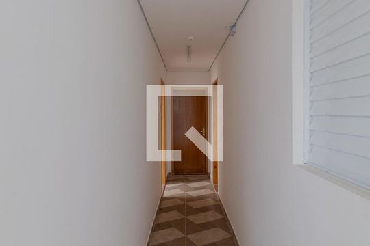 Área Comum - Corredor  de apartamento para alugar com 1 quarto, 24m² em Vila Verde, São Paulo