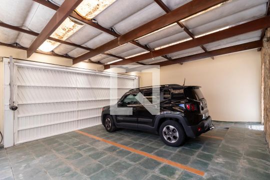 Garagem de casa à venda com 5 quartos, 500m² em Vila Amalia (zona Norte), São Paulo