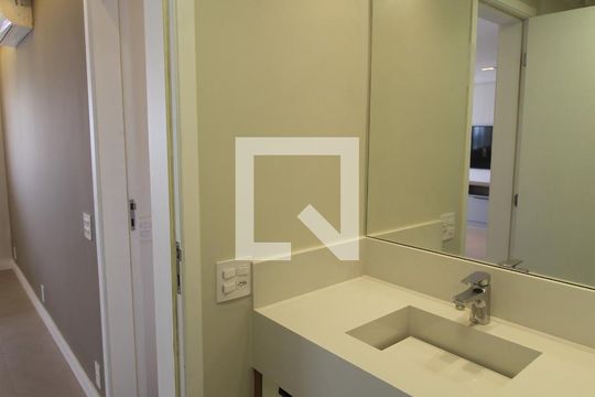 Banheiro Social de apartamento para alugar com 1 quarto, 75m² em Indianópolis, São Paulo