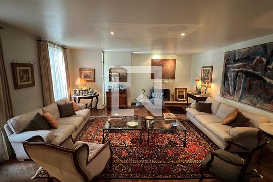 Sala de estar de casa à venda com 5 quartos, 362m² em Jardim Paulista, São Paulo