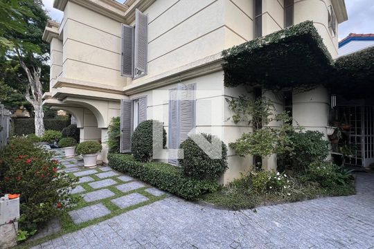 Quintal de casa à venda com 5 quartos, 362m² em Jardim Paulista, São Paulo