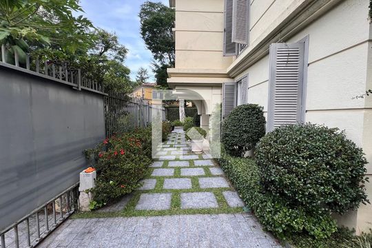 Quintal de casa à venda com 5 quartos, 362m² em Jardim Paulista, São Paulo