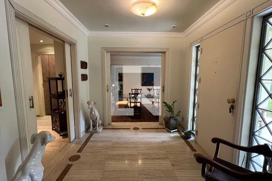 Hall social de casa à venda com 5 quartos, 362m² em Jardim Paulista, São Paulo