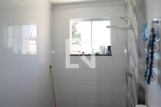 banheiro da suite de casa à venda com 3 quartos, 170m² em Parque Copacabana, Belo Horizonte