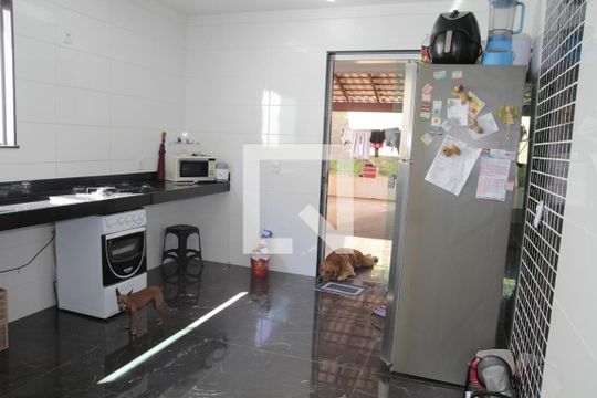 cozinha de casa à venda com 3 quartos, 170m² em Parque Copacabana, Belo Horizonte