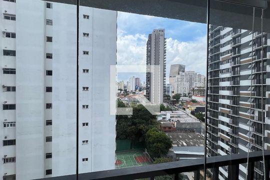 Sacada de kitnet/studio à venda com 1 quarto, 28m² em Pinheiros, São Paulo