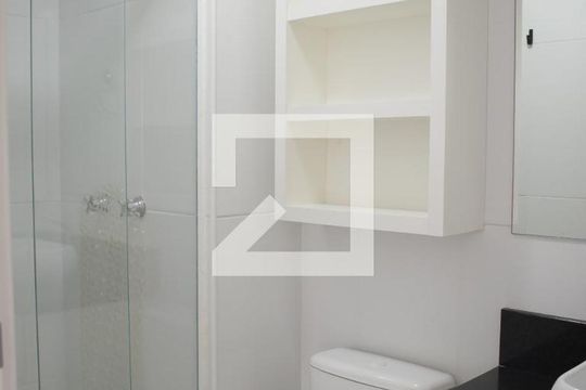 Banheiro 2 de apartamento para alugar com 2 quartos, 62m² em Cajuru, Curitiba