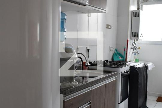 Cozinha de apartamento para alugar com 2 quartos, 62m² em Cajuru, Curitiba