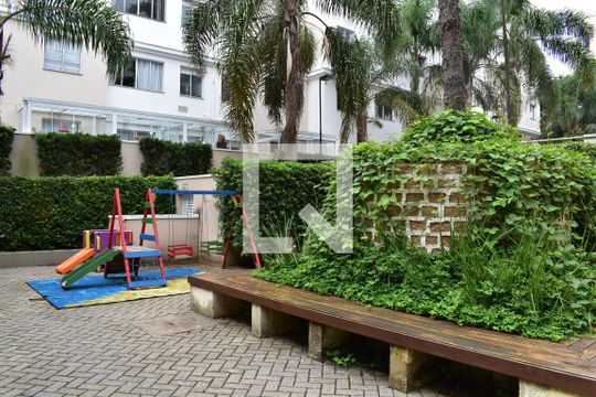 Área comum - Playground de apartamento para alugar com 2 quartos, 62m² em Cajuru, Curitiba