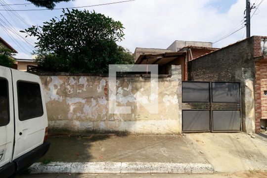 Fachada de casa para alugar com 2 quartos, 180m² em Jardim Germânia, São Paulo