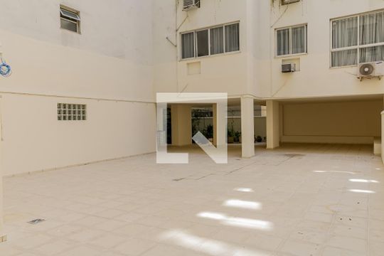 Área comum de apartamento para alugar com 2 quartos, 80m² em Copacabana, Rio de Janeiro