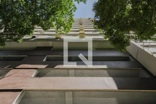 Fachada do Prédio de apartamento para alugar com 2 quartos, 80m² em Copacabana, Rio de Janeiro
