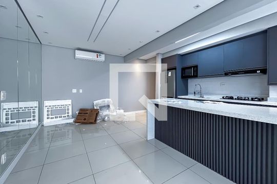 Sala de apartamento para alugar com 2 quartos, 81m² em Alphaville Empresarial, Barueri
