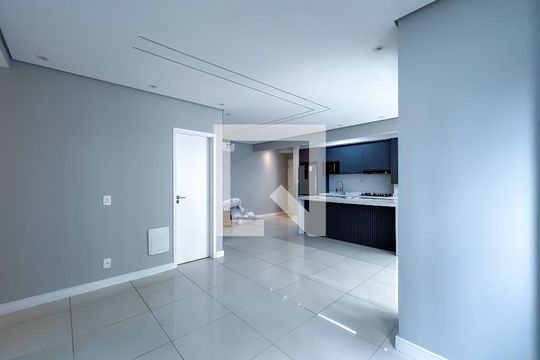 Sala de apartamento para alugar com 2 quartos, 81m² em Alphaville Empresarial, Barueri