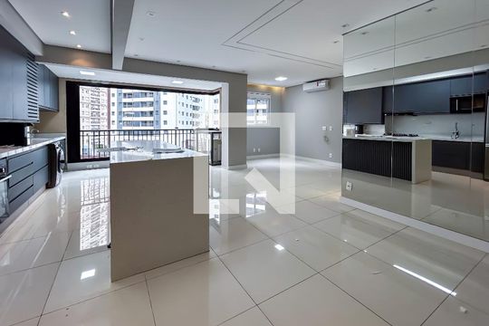 Sala de apartamento para alugar com 2 quartos, 81m² em Alphaville Empresarial, Barueri