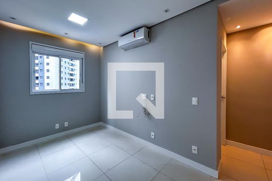 Sala de apartamento para alugar com 2 quartos, 81m² em Alphaville Empresarial, Barueri