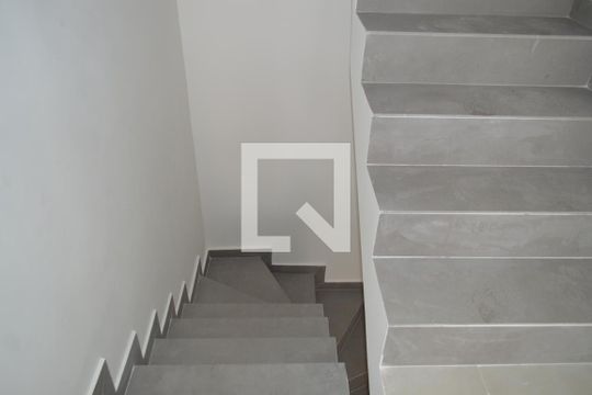 Escada de casa para alugar com 2 quartos, 151m² em Vila Mariana, São Paulo