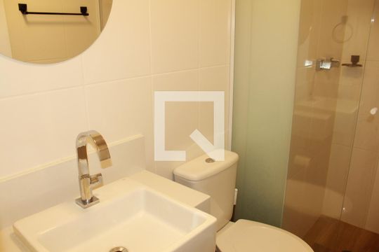 Banheiro de kitnet/studio para alugar com 1 quarto, 24m² em Perdizes, São Paulo