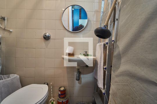 Banheiro de Serviço de apartamento para alugar com 2 quartos, 92m² em Maracanã, Rio de Janeiro