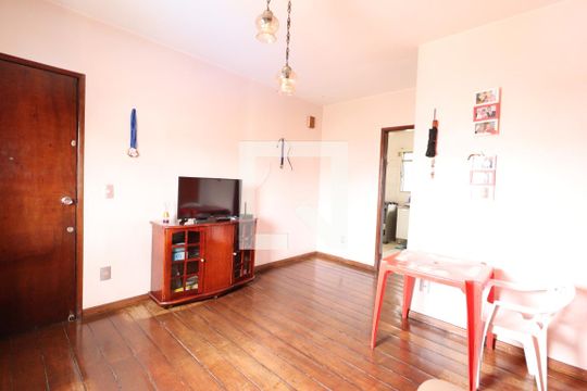 Sala de apartamento para alugar com 2 quartos, 69m² em Marta Helena, Uberlândia