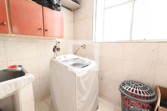 Área de Serviço de apartamento para alugar com 2 quartos, 69m² em Marta Helena, Uberlândia