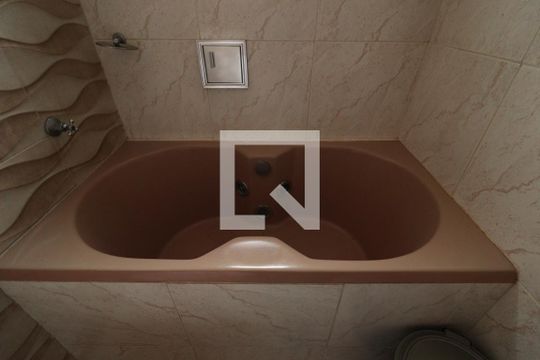 Banheiro Social de apartamento para alugar com 2 quartos, 69m² em Marta Helena, Uberlândia