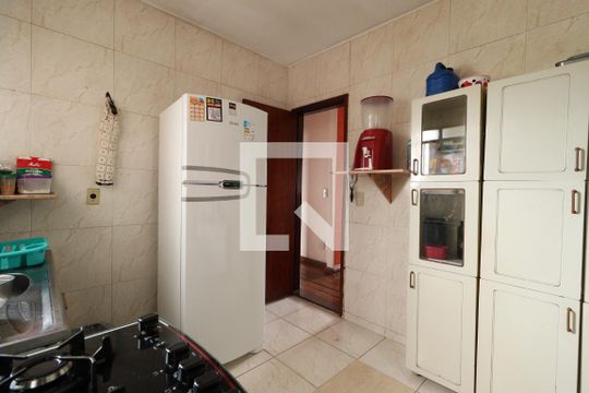 Cozinha de apartamento para alugar com 2 quartos, 69m² em Marta Helena, Uberlândia