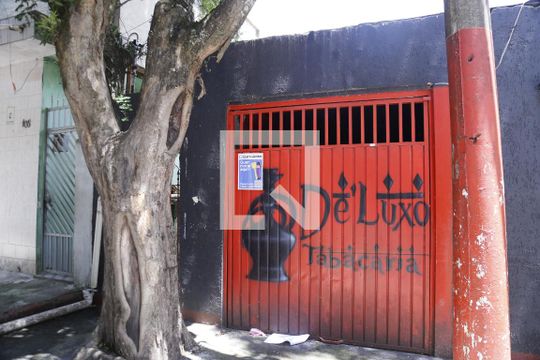 Fachada de casa à venda com 4 quartos, 350m² em Jardim Peri, São Paulo