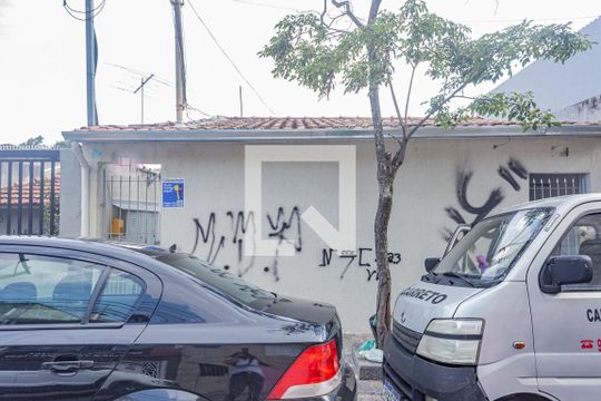 Fachada de casa à venda com 1 quarto, 45m² em Jardim Seckler, São Paulo