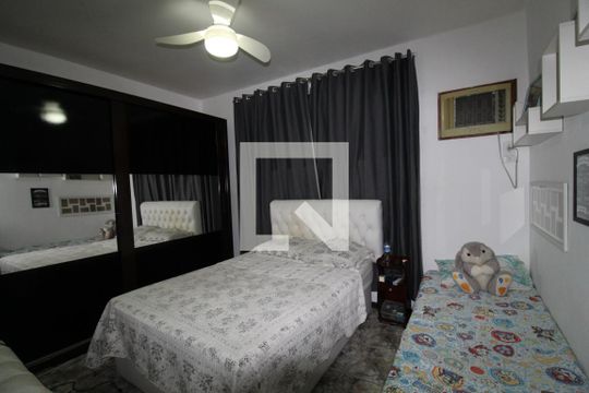 Quarto 1 de casa à venda com 5 quartos, 260m² em Pechincha, Rio de Janeiro