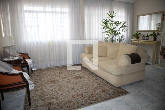 Casa à venda com 3 quartos, 280m² em Vila Paiva, São Paulo