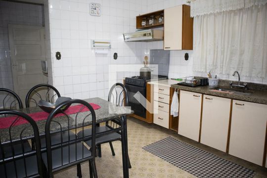 Cozinha de casa à venda com 3 quartos, 280m² em Vila Paiva, São Paulo