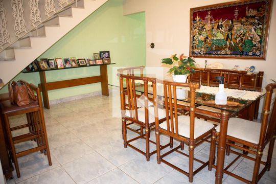Sala de casa à venda com 3 quartos, 280m² em Vila Paiva, São Paulo