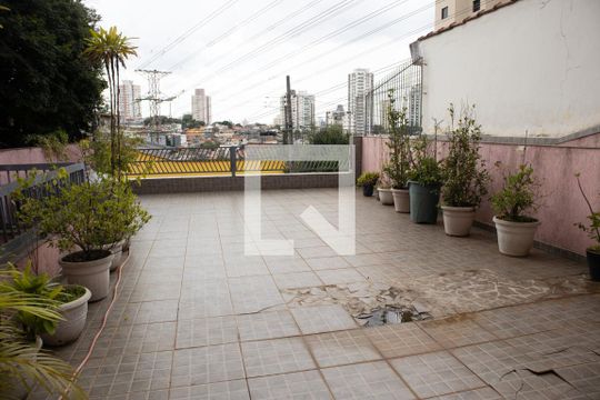 Quintal de casa à venda com 3 quartos, 280m² em Vila Paiva, São Paulo
