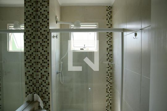 Banheiro de apartamento para alugar com 2 quartos, 57m² em Parque Rincao, Cotia