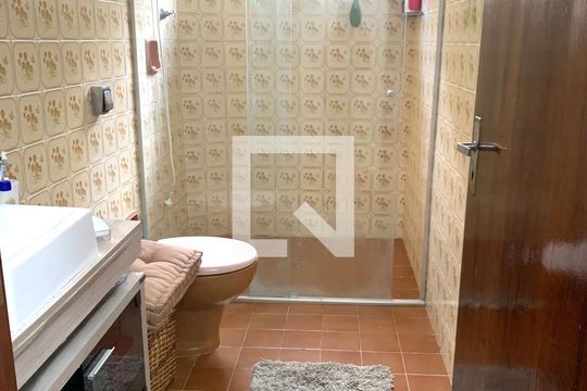 Banheiro da Suíte 1 de casa à venda com 3 quartos, 140m² em Jardim Sabará, São Paulo