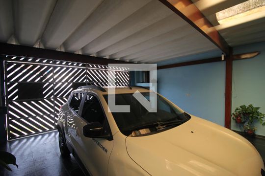 Garagem de casa à venda com 3 quartos, 140m² em Jardim Sabará, São Paulo
