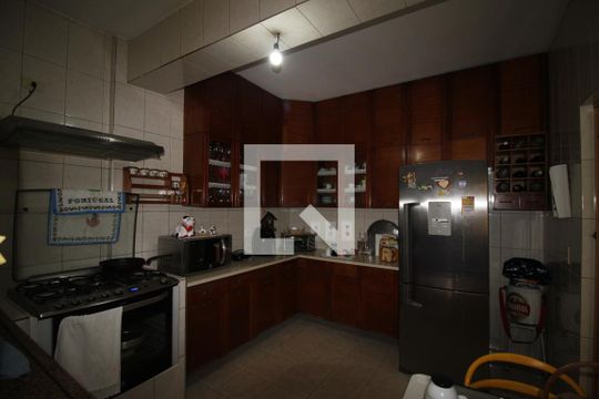 Cozinha de casa à venda com 3 quartos, 140m² em Jardim Sabará, São Paulo