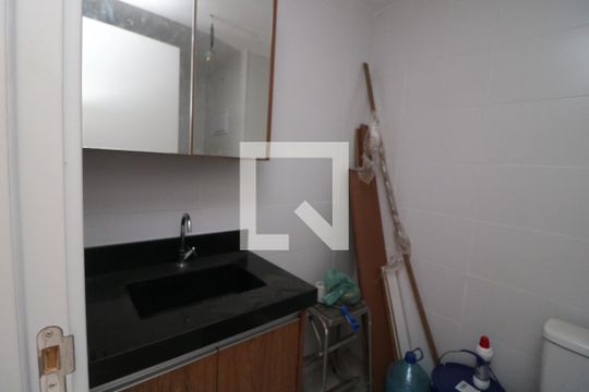 Banheiro de kitnet/studio para alugar com 1 quarto, 26m² em Jardim Independência (são Paulo), São Paulo