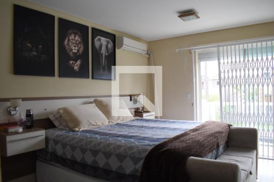 Suíte de casa para alugar com 4 quartos, 240m² em Abranches, Curitiba