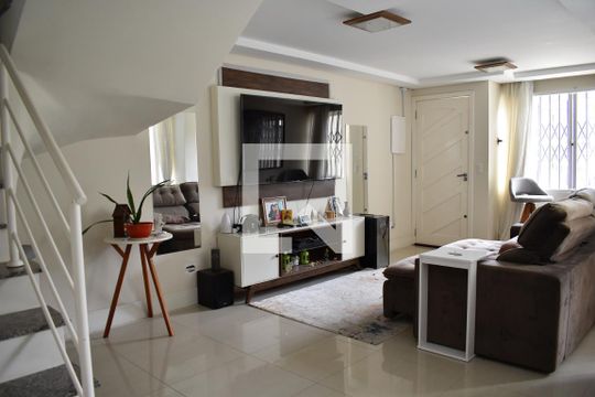 Sala de casa à venda com 4 quartos, 240m² em Abranches, Curitiba