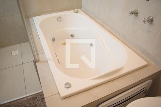 Banheiro da Suíte de casa para alugar com 4 quartos, 240m² em Abranches, Curitiba