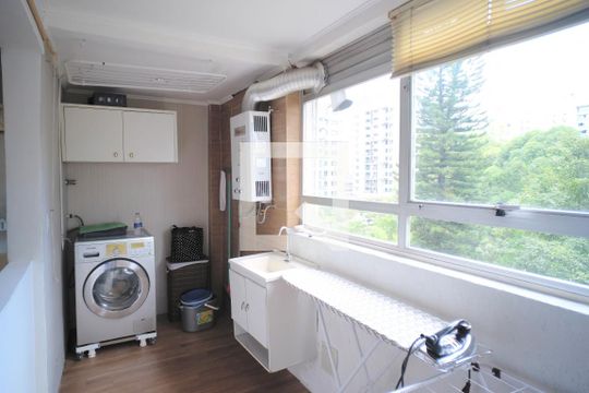 Lavanderia de apartamento à venda com 3 quartos, 129m² em Jardim Lindóia, Porto Alegre