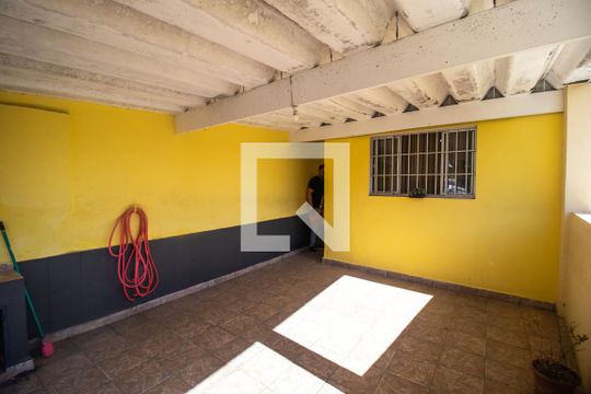 Garagem de casa à venda com 2 quartos, 90m² em Vila das Merces, São Paulo