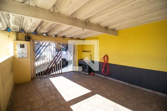Garagem de casa à venda com 2 quartos, 90m² em Vila das Merces, São Paulo
