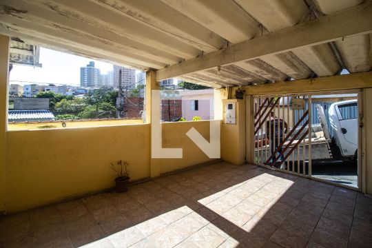 Garagem de casa à venda com 2 quartos, 90m² em Vila das Merces, São Paulo
