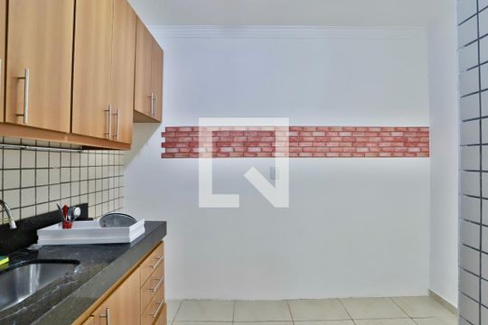 Cozinha de casa para alugar com 1 quarto, 41m² em Vila Maria Zélia, São Paulo