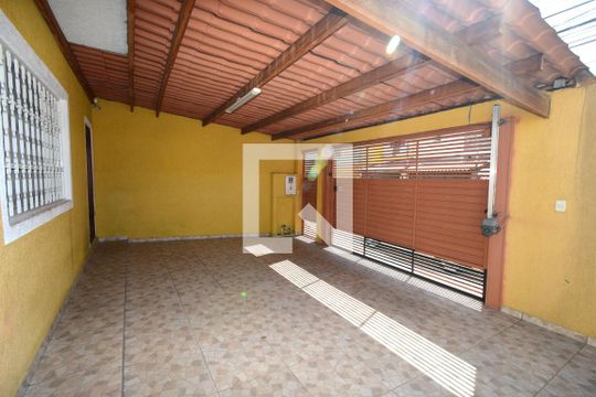 Garagem de casa para alugar com 2 quartos, 85m² em Americanópolis, São Paulo