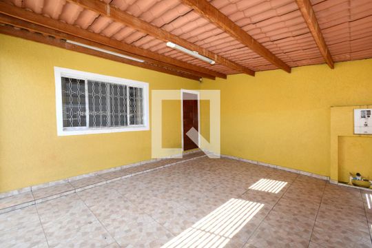 Garagem de casa para alugar com 2 quartos, 85m² em Americanópolis, São Paulo